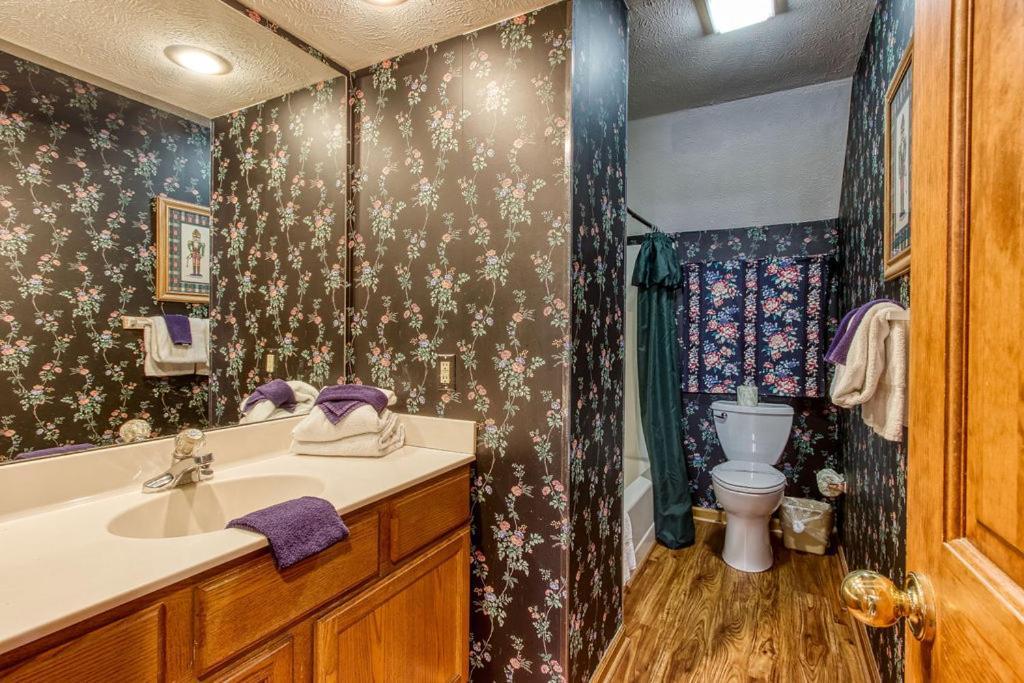 Serenity Heights, Amazing Views, Hot Tub Pool Access, 1089 Free Tickets Each Paid Day, Dollywood Gatlinburg Bagian luar foto
