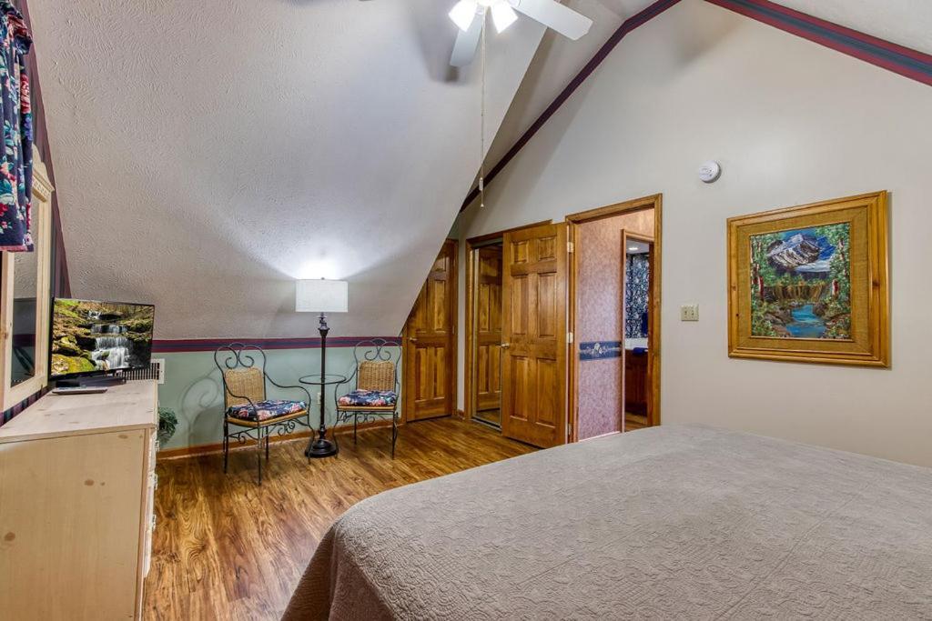 Serenity Heights, Amazing Views, Hot Tub Pool Access, 1089 Free Tickets Each Paid Day, Dollywood Gatlinburg Bagian luar foto