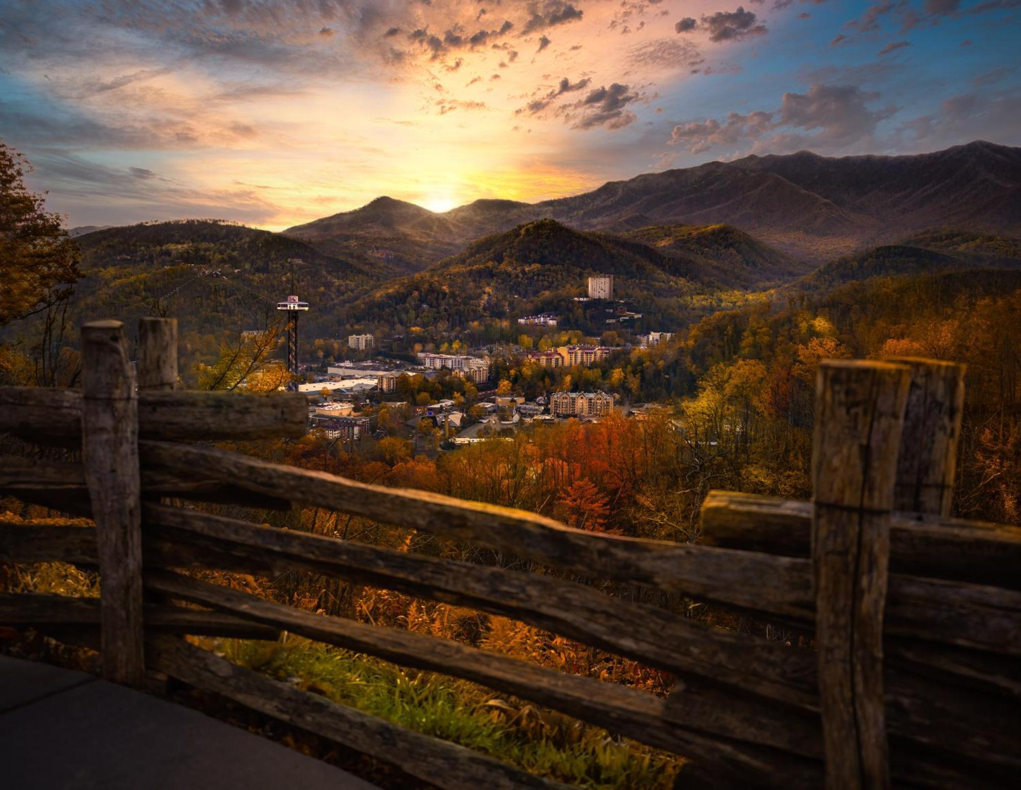 Serenity Heights, Amazing Views, Hot Tub Pool Access, 1089 Free Tickets Each Paid Day, Dollywood Gatlinburg Bagian luar foto
