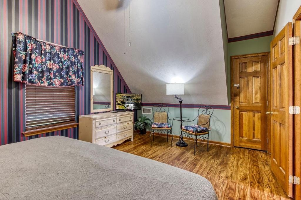 Serenity Heights, Amazing Views, Hot Tub Pool Access, 1089 Free Tickets Each Paid Day, Dollywood Gatlinburg Bagian luar foto