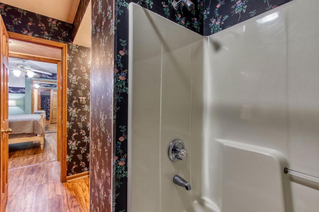 Serenity Heights, Amazing Views, Hot Tub Pool Access, 1089 Free Tickets Each Paid Day, Dollywood Gatlinburg Bagian luar foto